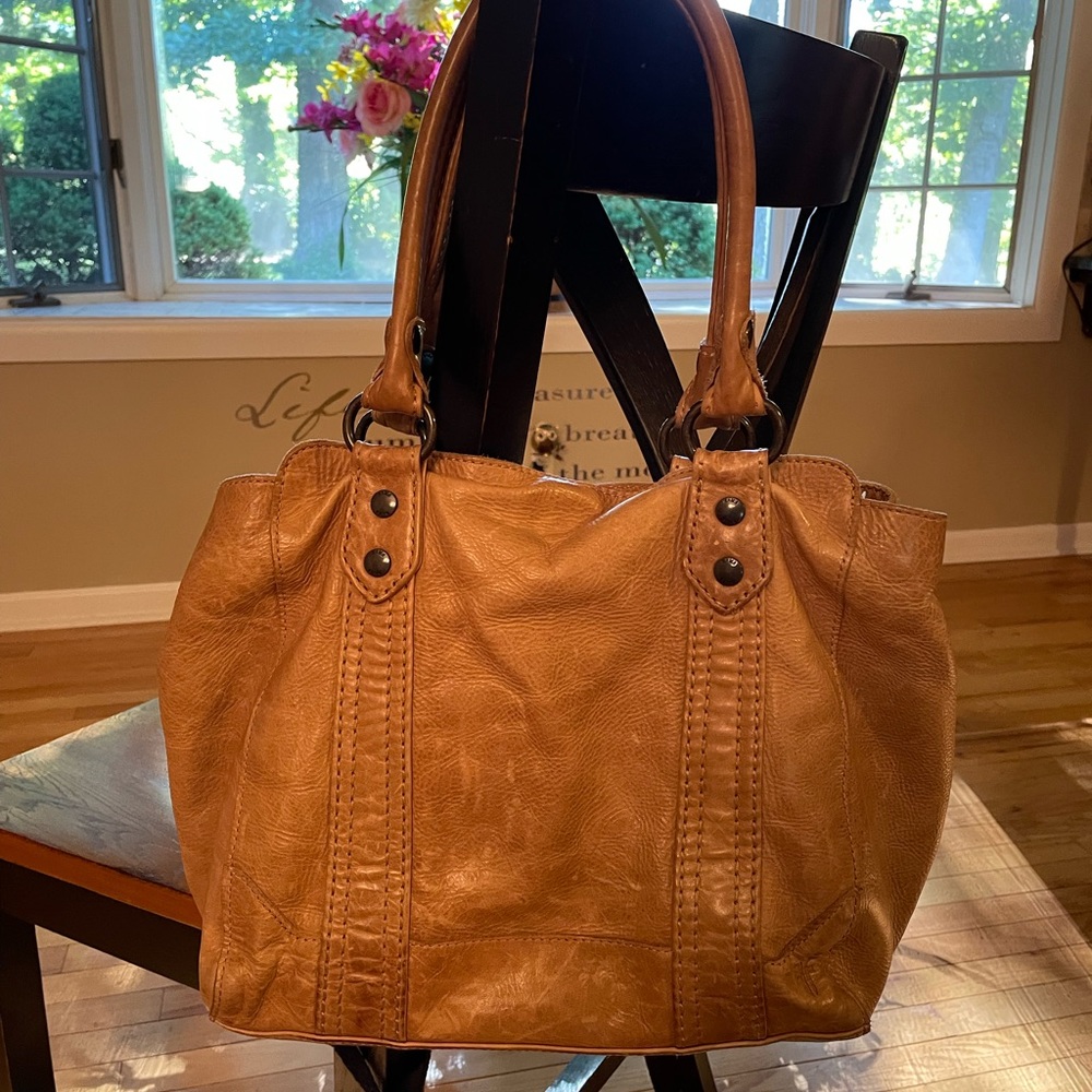 Frye bag w/matching wallet